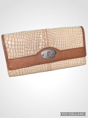 Fossil Cream & Tan Croc-Embossed Leather Trifold Wallet